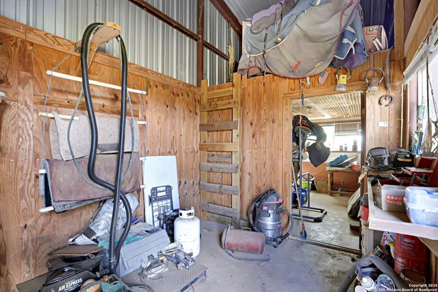 10862 Fm 537, Stockdale, TX 78160