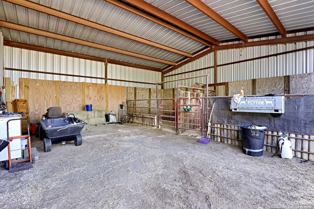 10862 Fm 537, Stockdale, TX 78160