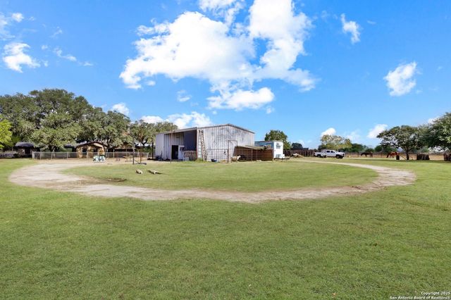 10862 Fm 537, Stockdale, TX 78160