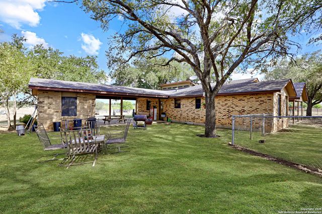 10862 Fm 537, Stockdale, TX 78160