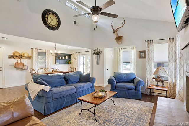 10862 Fm 537, Stockdale, TX 78160