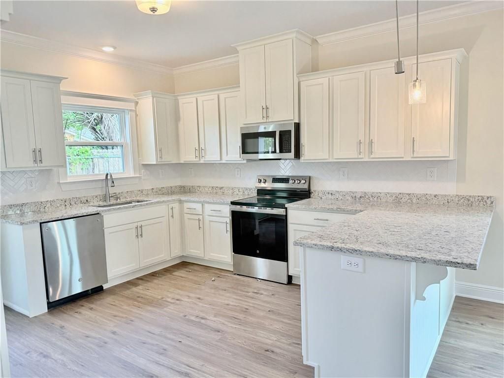 2298 Snowden Place W, Mobile, AL 36609 — photo 4