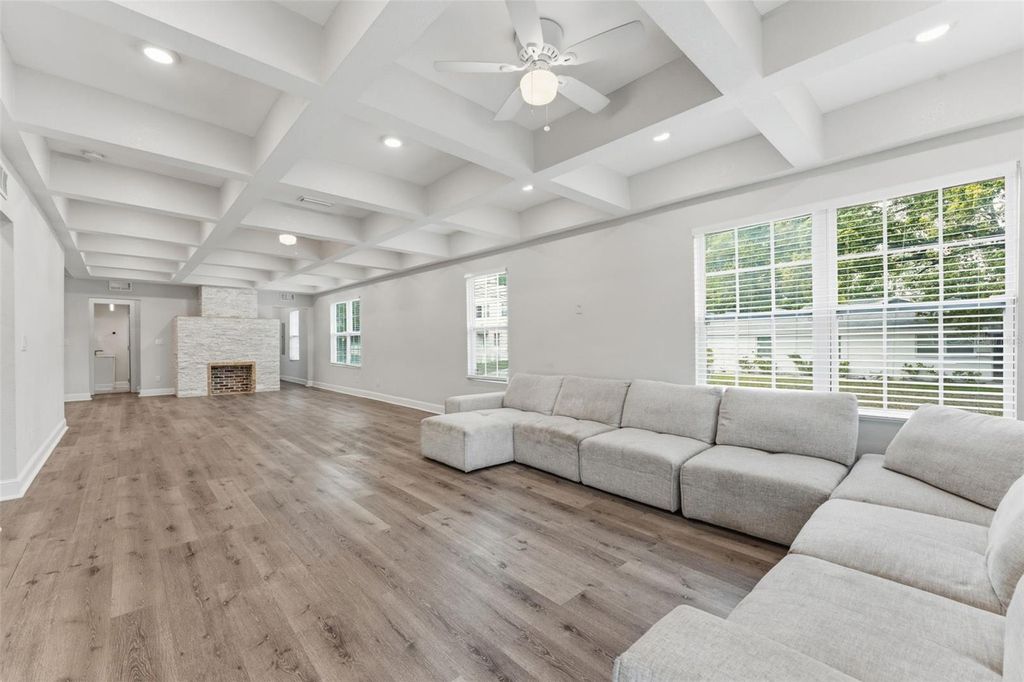 Image 10 of property listing at 3314 N JEFFERSON STREET, Tampa, FL 33603