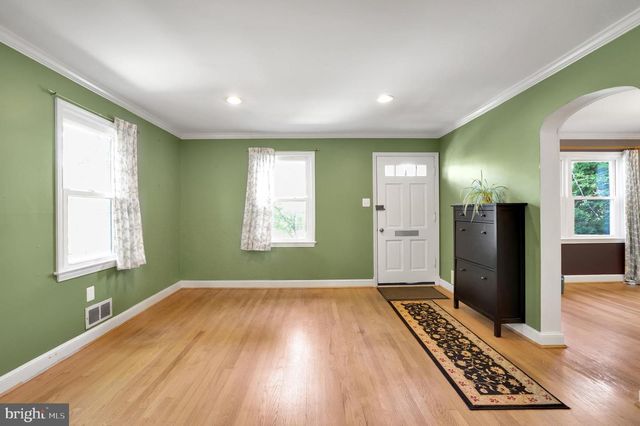 5807 CARLYLE, Cheverly, MD 20785