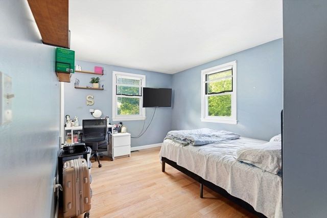 24 Lawton St, Haverhill, MA 01830
