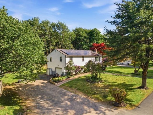 24 Lawton St, Haverhill, MA 01830