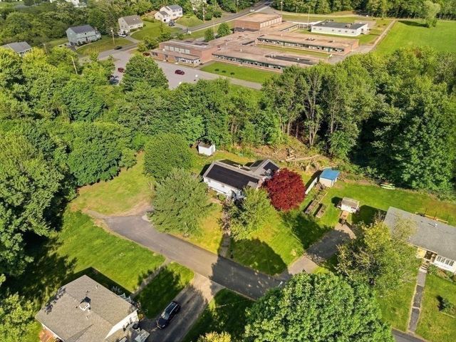 24 Lawton St, Haverhill, MA 01830
