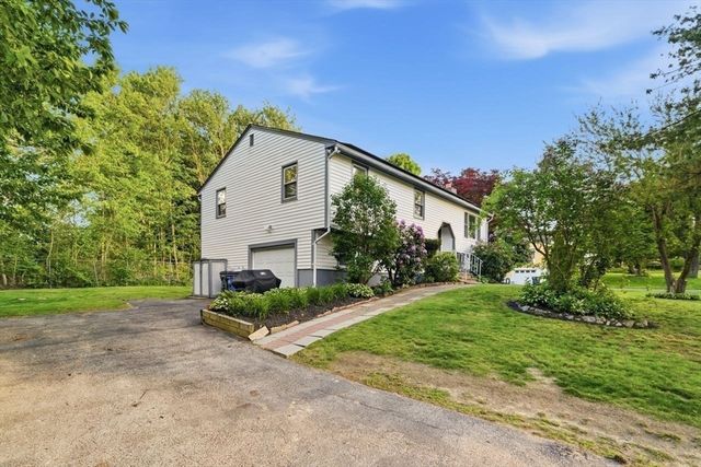 24 Lawton St, Haverhill, MA 01830