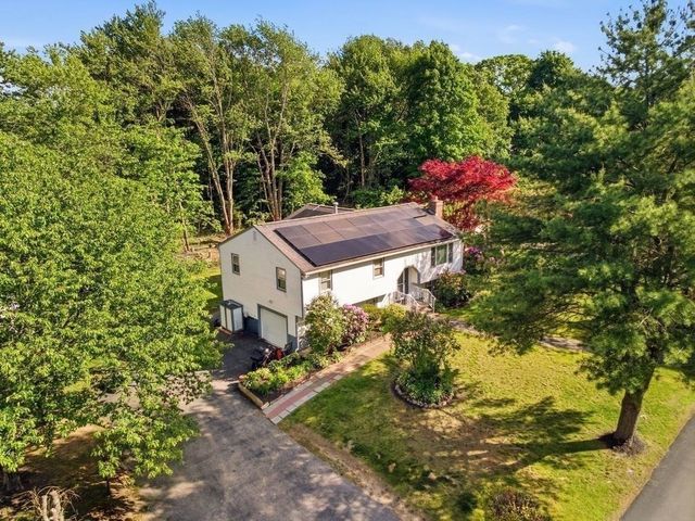 24 Lawton St, Haverhill, MA 01830