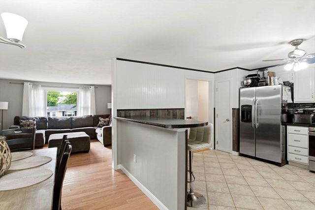 24 Lawton St, Haverhill, MA 01830
