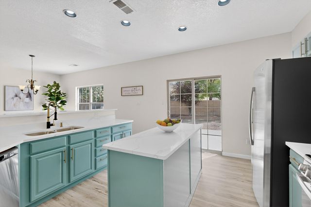 1923 Black Gold Street SE, Albuquerque, NM 87123