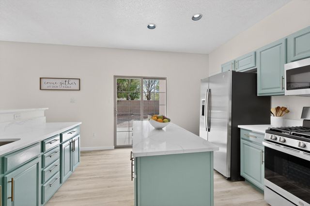 1923 Black Gold Street SE, Albuquerque, NM 87123