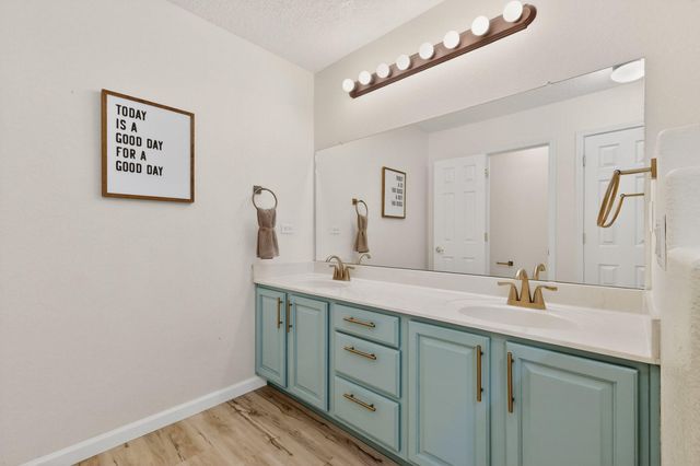 1923 Black Gold Street SE, Albuquerque, NM 87123