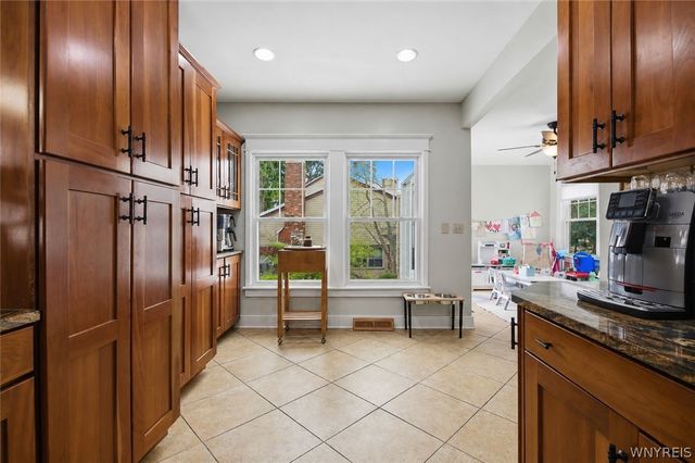 5274 Columbia Avenue, Hamburg, NY 14075
