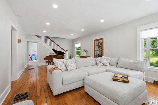 5274 Columbia Avenue, Hamburg, NY 14075
