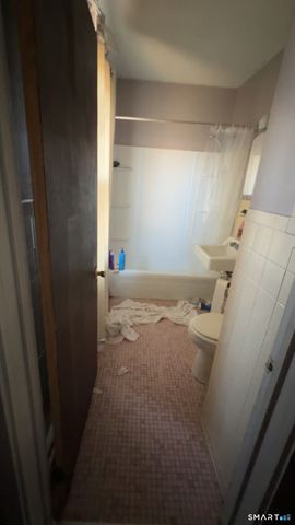 71 Central Avenue, East Hartford, CT 06108