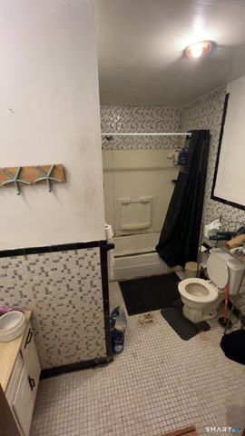 71 Central Avenue, East Hartford, CT 06108