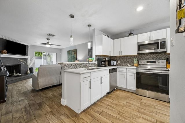 2907 Arkansas Avenue, Dickinson, TX 77539