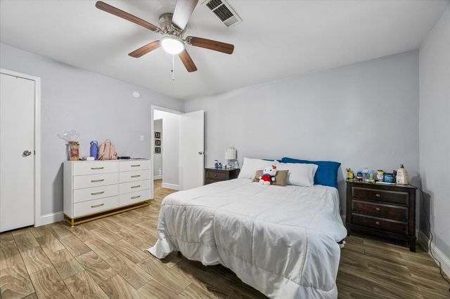 2907 Arkansas Avenue, Dickinson, TX 77539