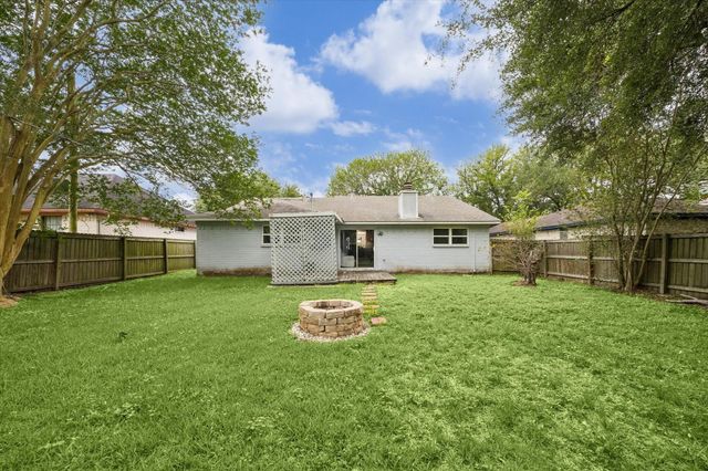 2907 Arkansas Avenue, Dickinson, TX 77539