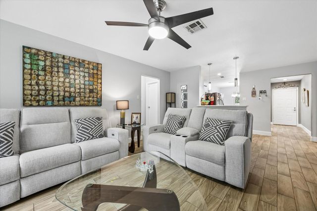 2907 Arkansas Avenue, Dickinson, TX 77539