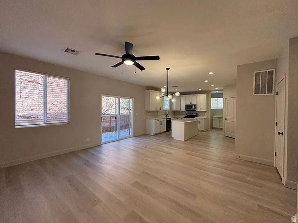 Image 14 of property listing at 840 N TWIN LAKES DR #414, St. George, UT 84770