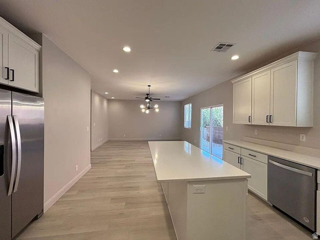 Image 20 of property listing at 840 N TWIN LAKES DR #414, St. George, UT 84770