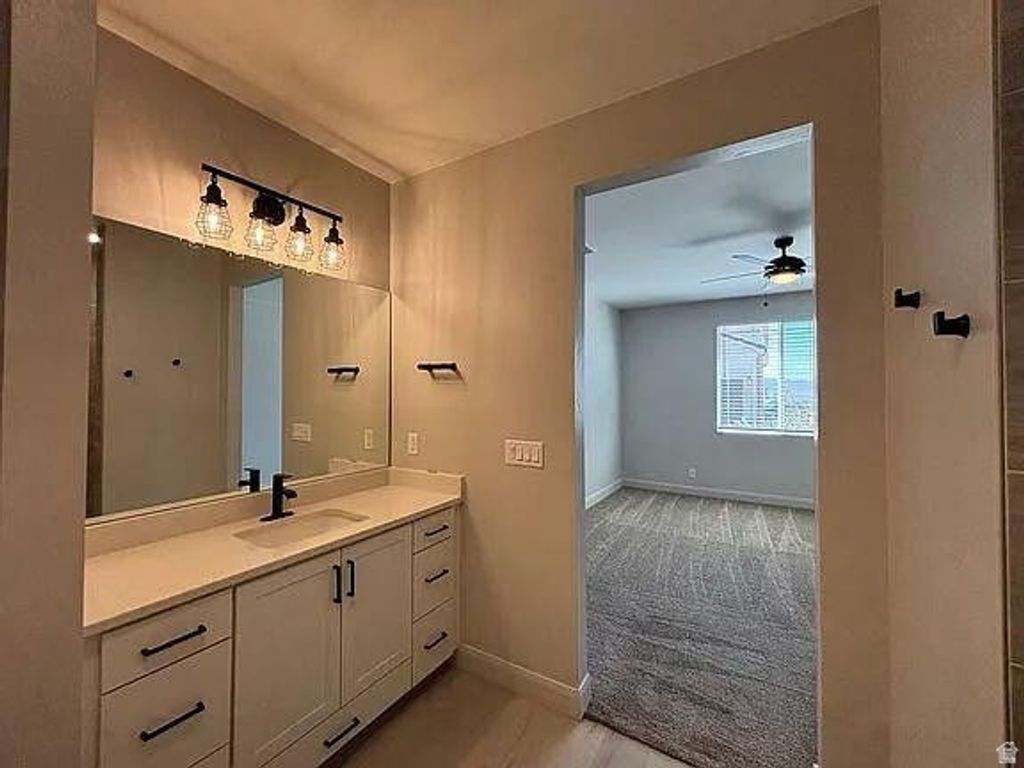 Image 6 of property listing at 840 N TWIN LAKES DR #414, St. George, UT 84770