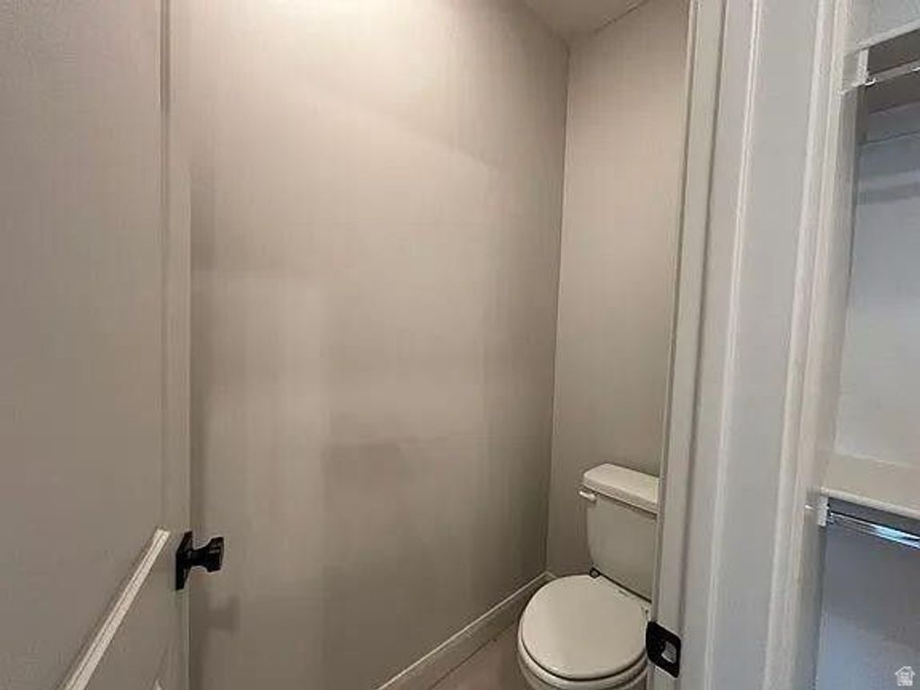 Image 8 of property listing at 840 N TWIN LAKES DR #414, St. George, UT 84770