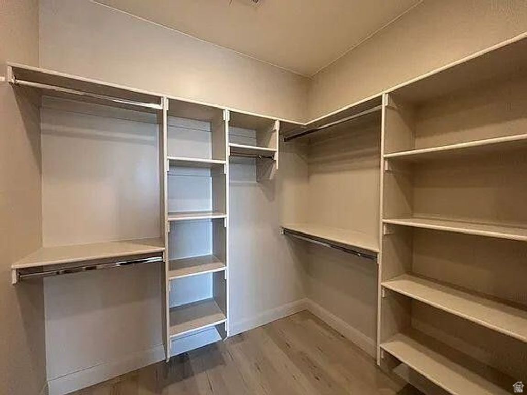 Image 10 of property listing at 840 N TWIN LAKES DR #414, St. George, UT 84770