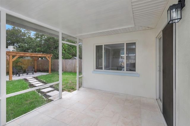 245 GROVE CIR N, Dunedin, FL 34698