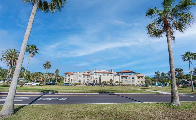 245 GROVE CIR N, Dunedin, FL 34698