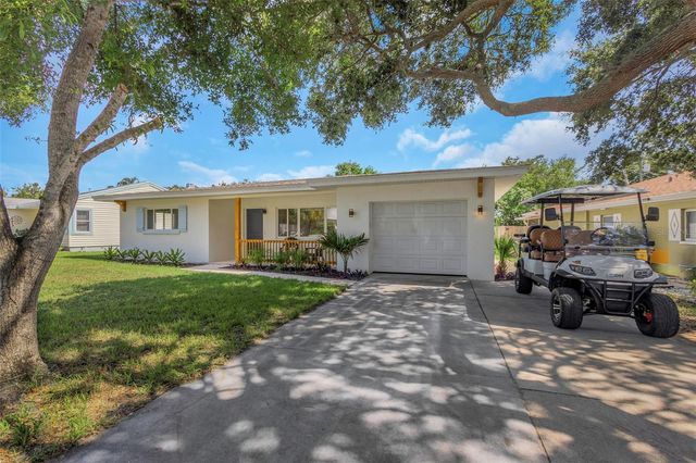 245 GROVE CIR N, Dunedin, FL 34698