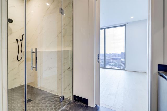 1711 Allen Parkway 2202, Houston, TX 77019