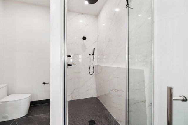 1711 Allen Parkway 2202, Houston, TX 77019