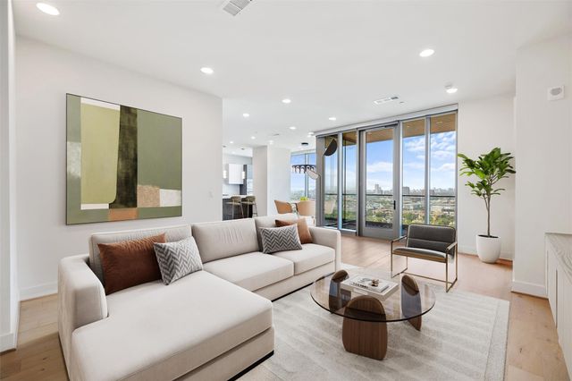 1711 Allen Parkway 2202, Houston, TX 77019