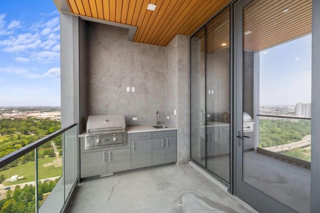1711 Allen Parkway 2202, Houston, TX 77019