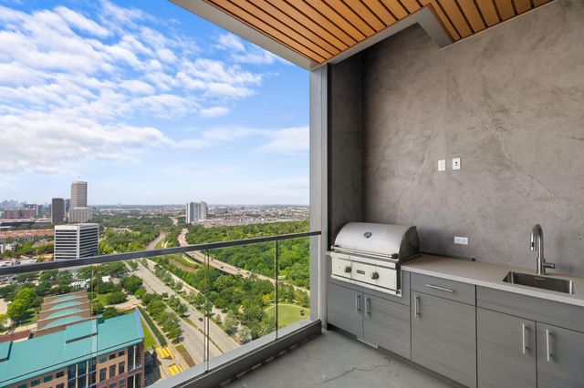 1711 Allen Parkway 2202, Houston, TX 77019