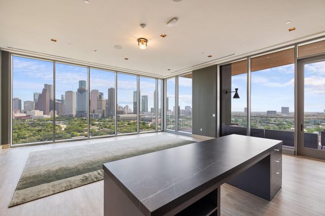 1711 Allen Parkway 2202, Houston, TX 77019