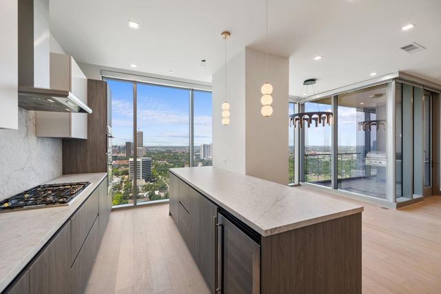 1711 Allen Parkway 2202, Houston, TX 77019