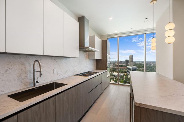 1711 Allen Parkway 2202, Houston, TX 77019