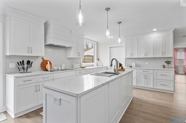 1917 Vanderbilt Circle, Huntsville, AL 35801