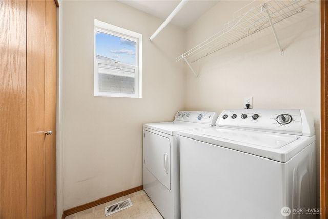 206 Lane Boulevard NW, Orting, WA 98360