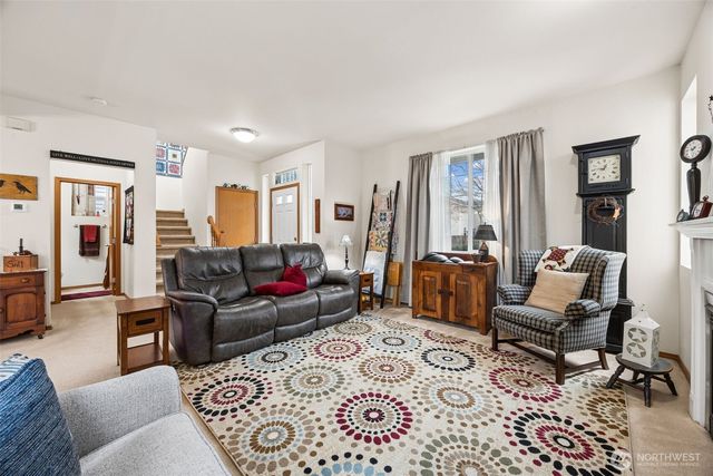 206 Lane Boulevard NW, Orting, WA 98360