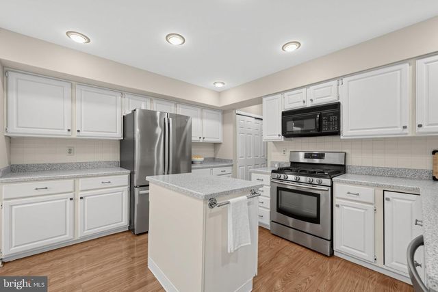 554 HERITAGE OAK DR, Yardley, PA 19067