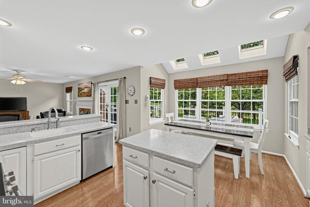 554 HERITAGE OAK DR, Yardley, PA 19067 — photo 5