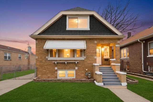 2728 Grove Avenue, Berwyn, IL 60402