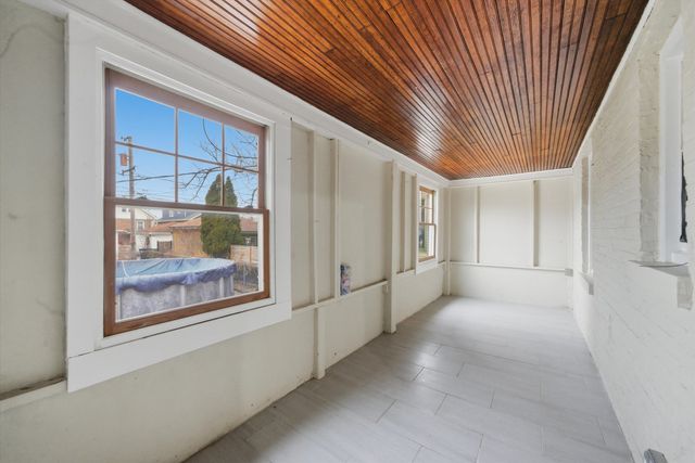 2728 Grove Avenue, Berwyn, IL 60402