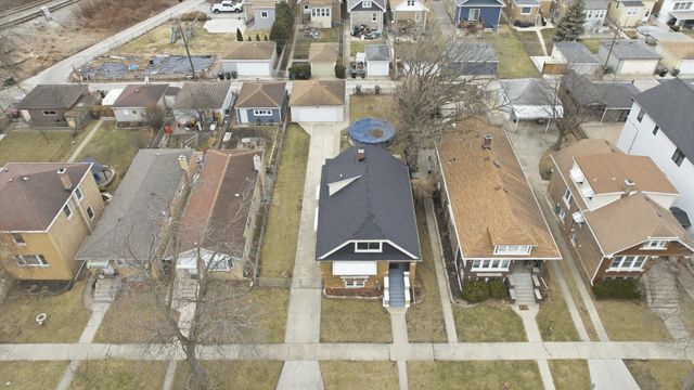 2728 Grove Avenue, Berwyn, IL 60402