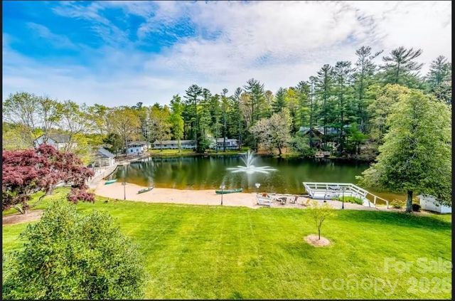 1150 W Blue Ridge Road, Flat Rock, NC 28731